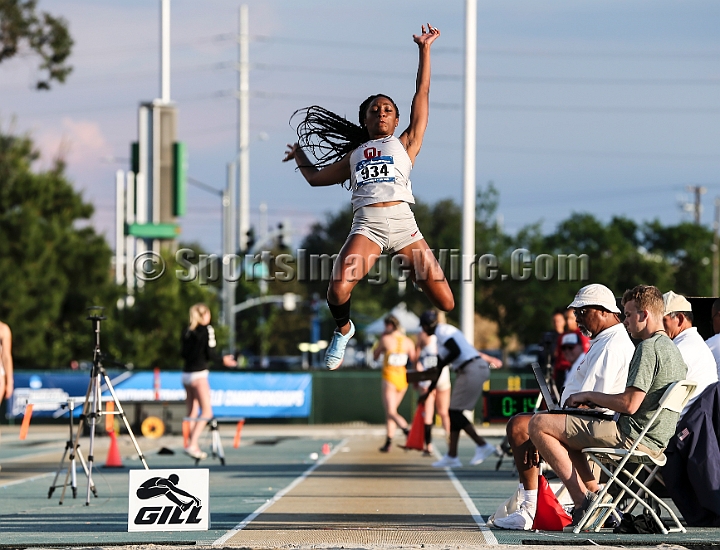 2019NCAAWestThurs-49.JPG - 2019 NCAA D1 West T&F Preliminaries, May 23-25, 2019, held at Cal State University in Sacramento, CA.